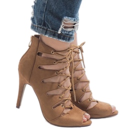 Botas camel abiertas con tacón alto 9095-83A marrón