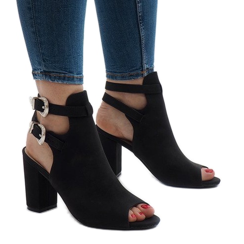 Botas negras en el poste 173-853 negro Botas negras en el poste 173-853 negro