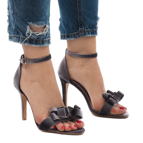 Sandalias de ante gris con lazo LB-291