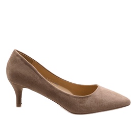 Zapatos beige en un pin 123-2