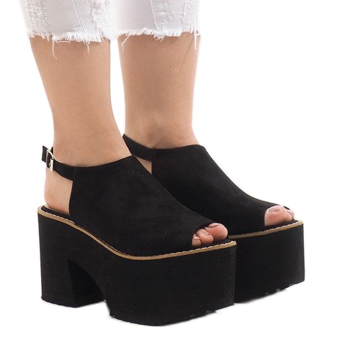 Sandalias negras en un enorme bloque B8290 negro Sandalias negras en un enorme bloque B8290 negro