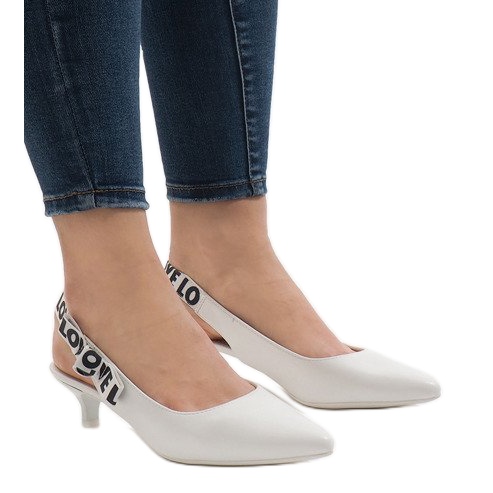 Bombas blancas sobre tacón B-45 blanco Bombas blancas sobre tacón B-45 blanco