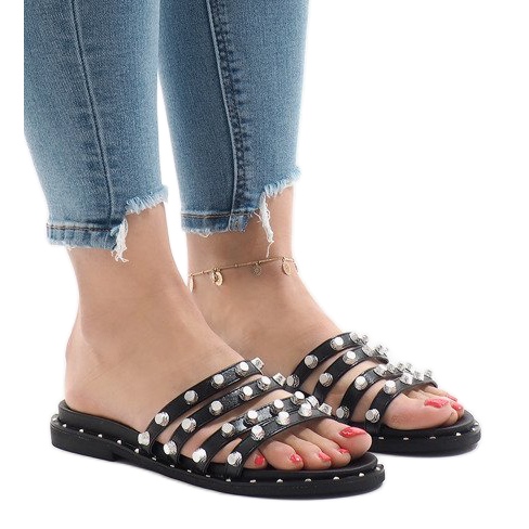 Pantuflas negras con tachuelas LK-2802 negro