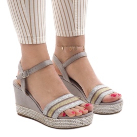 Sandalia cuña gris 7299-P