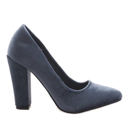 Bombas de terciopelo gris en el pilar 91603-1