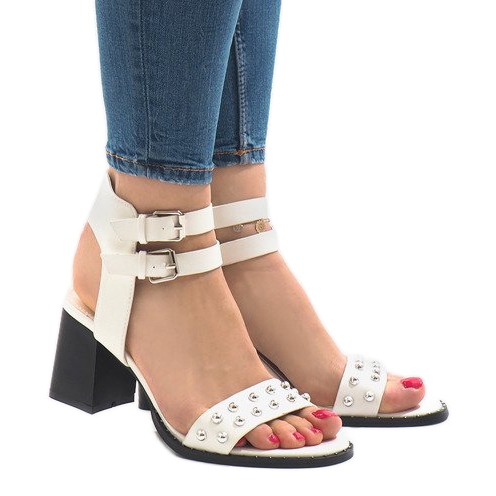 Sandalias blancas de tacón 77-12 blanco