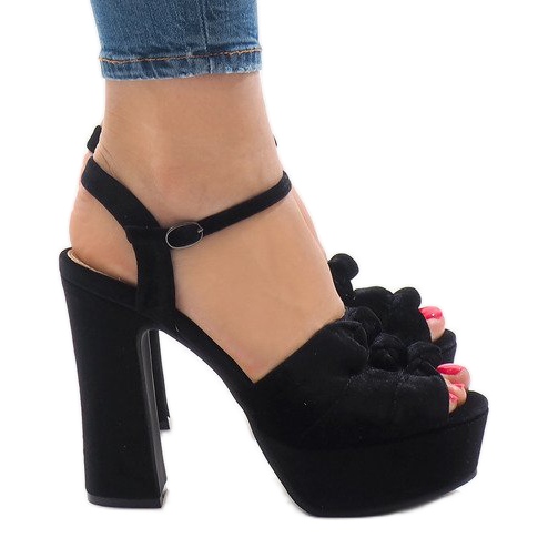 Sandalias negras sobre ante de poste 8256-1 negro