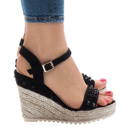 Sandalias de cuña de ante negro con tachuelas TS-16