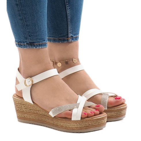 Sandalias blancas en la plataforma WS8816 blanco Sandalias blancas en la plataforma WS8816 blanco