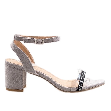 Sandalias grises en el poste ante ante S-7347 beige