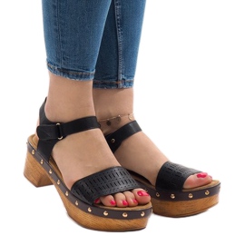 Sandalias negras en la plataforma FM4142 negro