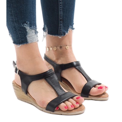 Sandalias negras en la plataforma S-256 negro