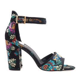 Sandalias negras en el poste 77-14 negro