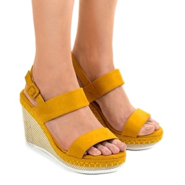 Sandalias cuña amarillas U-6291 amarillo