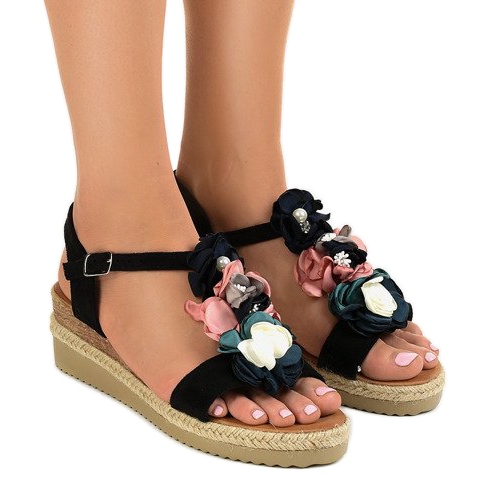 Sandalias de cuña negras con flores 218-168 negro Sandalias de cuña negras con flores 218-168 negro