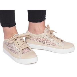 Zapatillas Dolita beige caladas