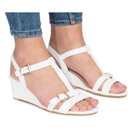 Sandalia cuña lacada blanca 668-1 blanco
