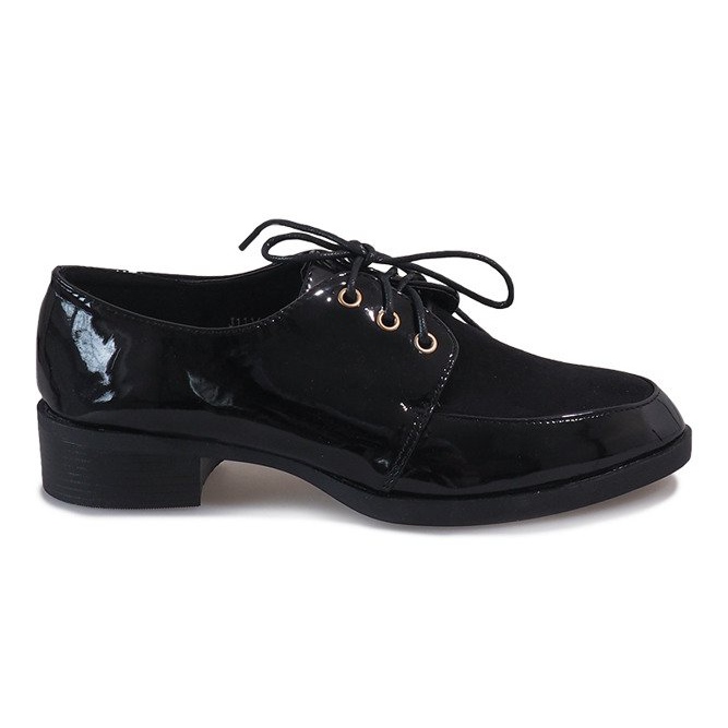 Zapatos lacados en negro con un delicado tacón J1116
