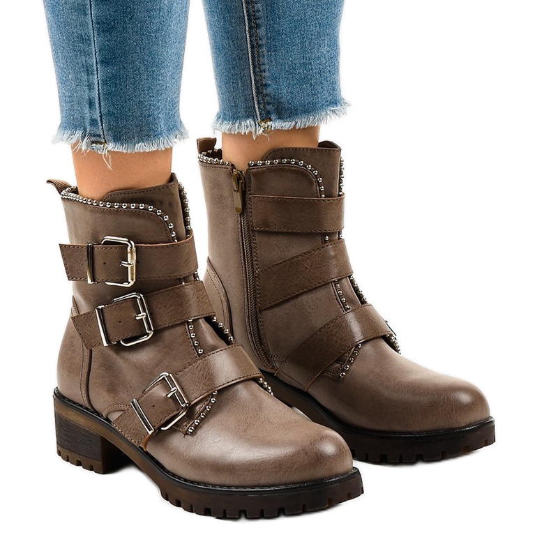 Botas de mujer verdes en una suela masiva C569 Botas de mujer verdes en una suela masiva C569