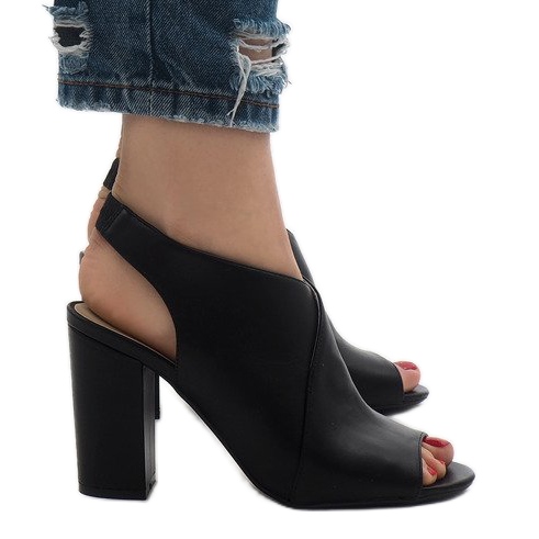 Botas negras abiertas en el poste 0280-86 negro Botas negras abiertas en el poste 0280-86 negro