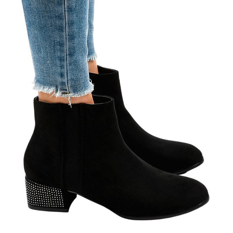 Botines de ante negro en el poste HQ0018