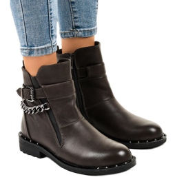 Botas grises aisladas con cadena G-162-1 marrón