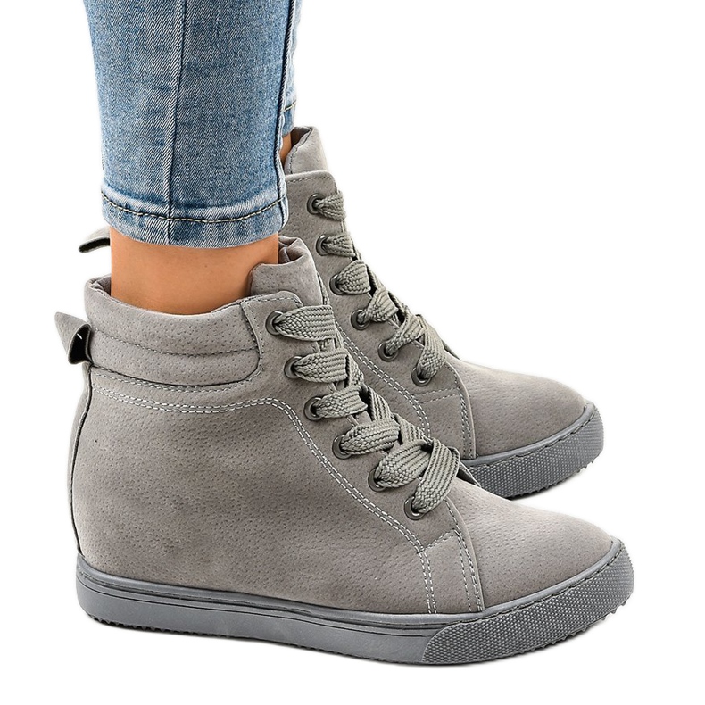 Zapatillas grises en la cuña TL50-3
