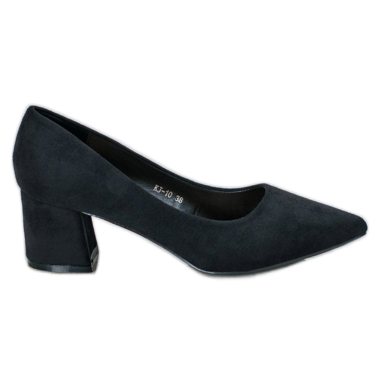 Ch. Creation Bombas negras en Spitz negro