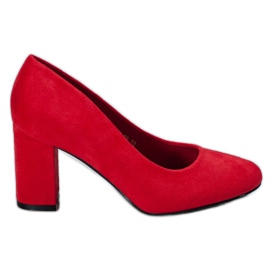 Ch. Creation Bombas en un pilar rojo