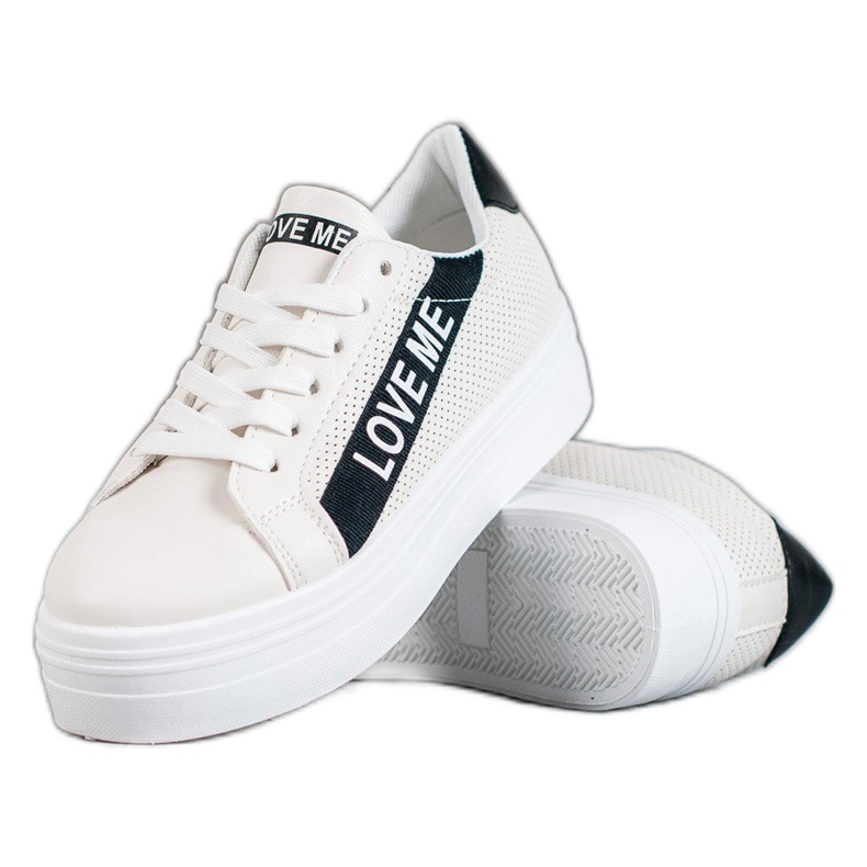 SHELOVET Zapatos blancos en la plataforma