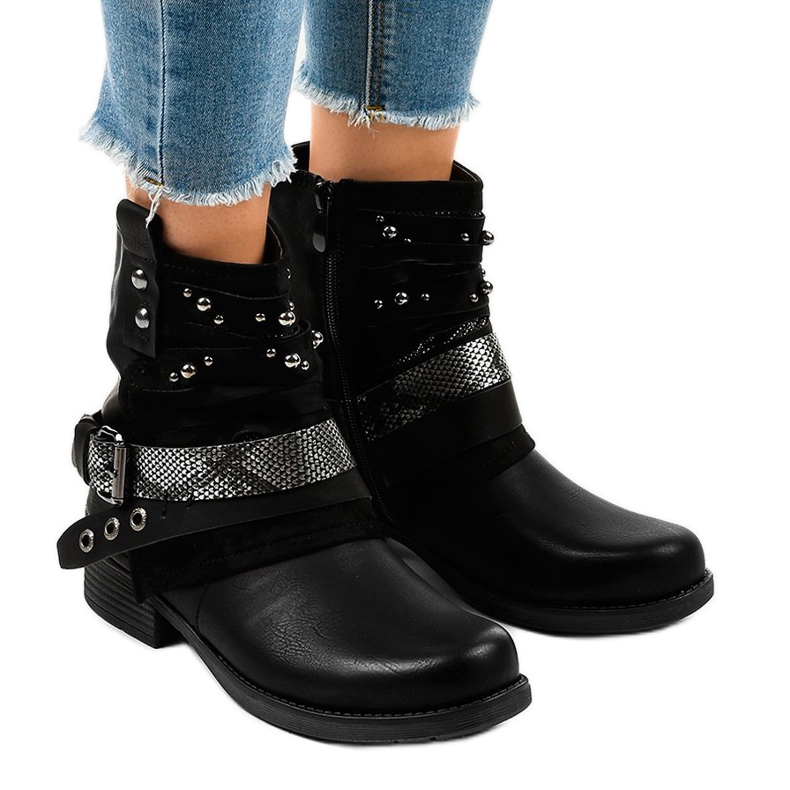 Botas negras aisladas ricamente decoradas 17103-1A negro Botas negras aisladas ricamente decoradas 17103-1A negro