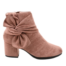 Botas de ante rosa en el poste Y-52 rosado
