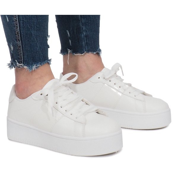 Zapatillas blancas en la plataforma Livet De Lux blanco