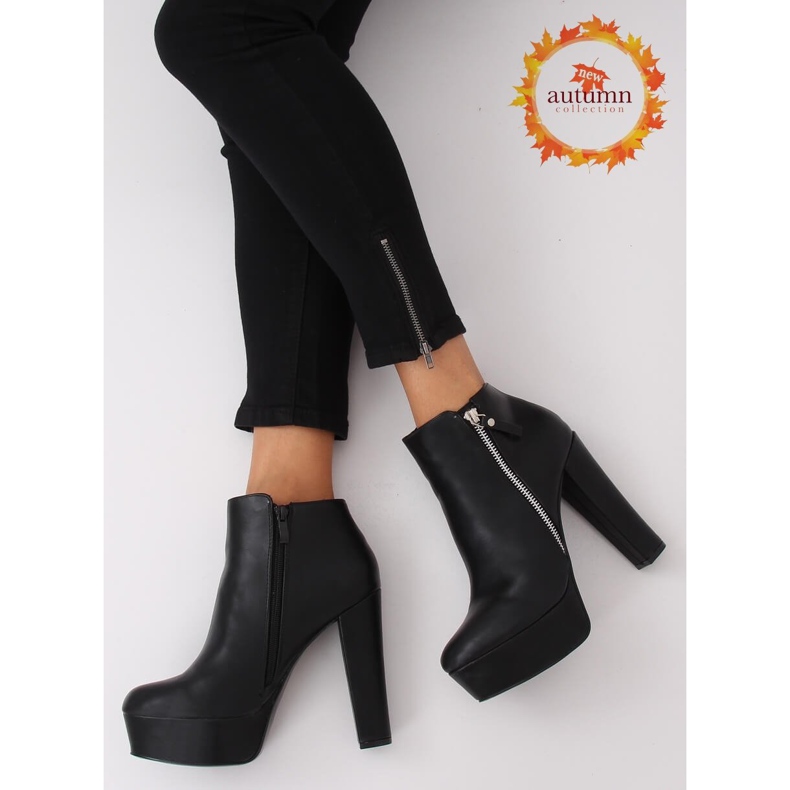 Botas negras en la plataforma negro KK28P Negro