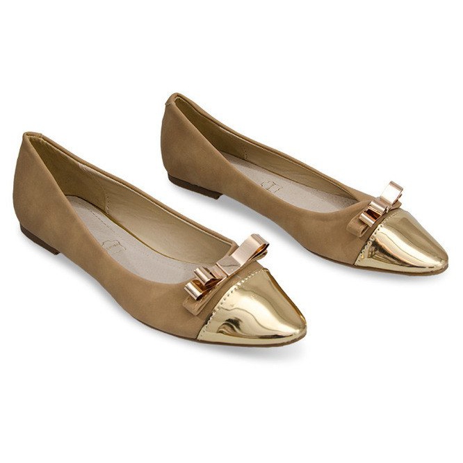 Hermosas bailarinas con lazo de metal A571 de color caqui Hermosas bailarinas con lazo de metal A571 de color caqui