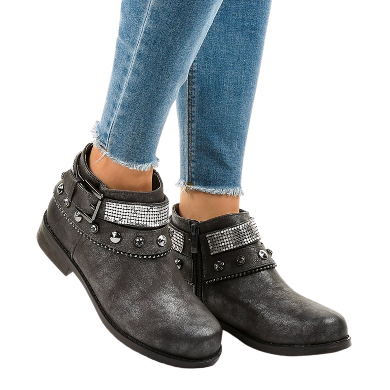 Botas grises decoradas con una cremallera LL178
