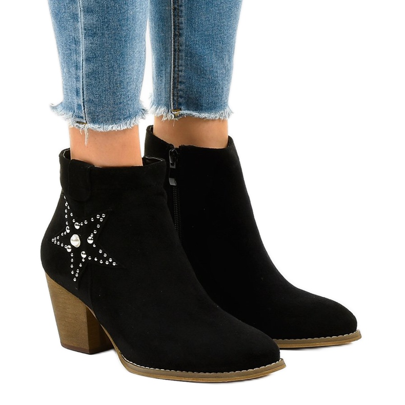 Botas de ante negro en el poste estrella L88-163