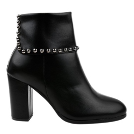 Botines negros con tachuelas LJ007