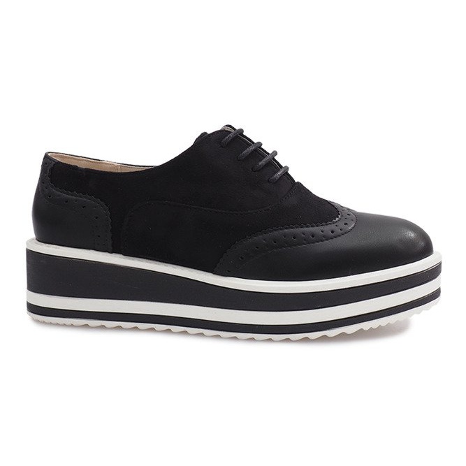 Zapatos con cordones negros de Paulette