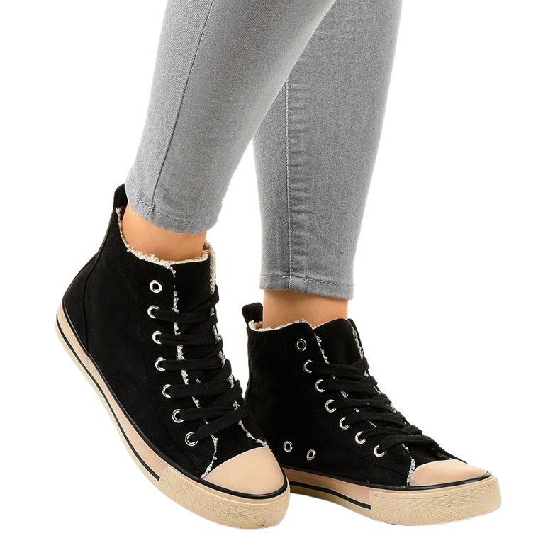 Zapatillas negras con aislamiento T-040 negro
