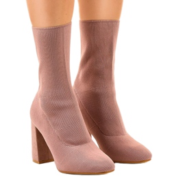 Botas rosas en la publicación QQ08 rosado