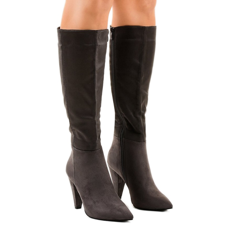 Botas de mujer de gamuza gris en el puesto 8677 Botas de mujer de gamuza gris en el puesto 8677