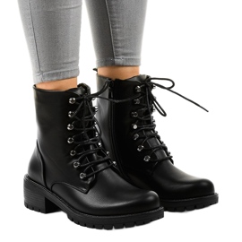 Botas militares negras aisladas K-9922 negro