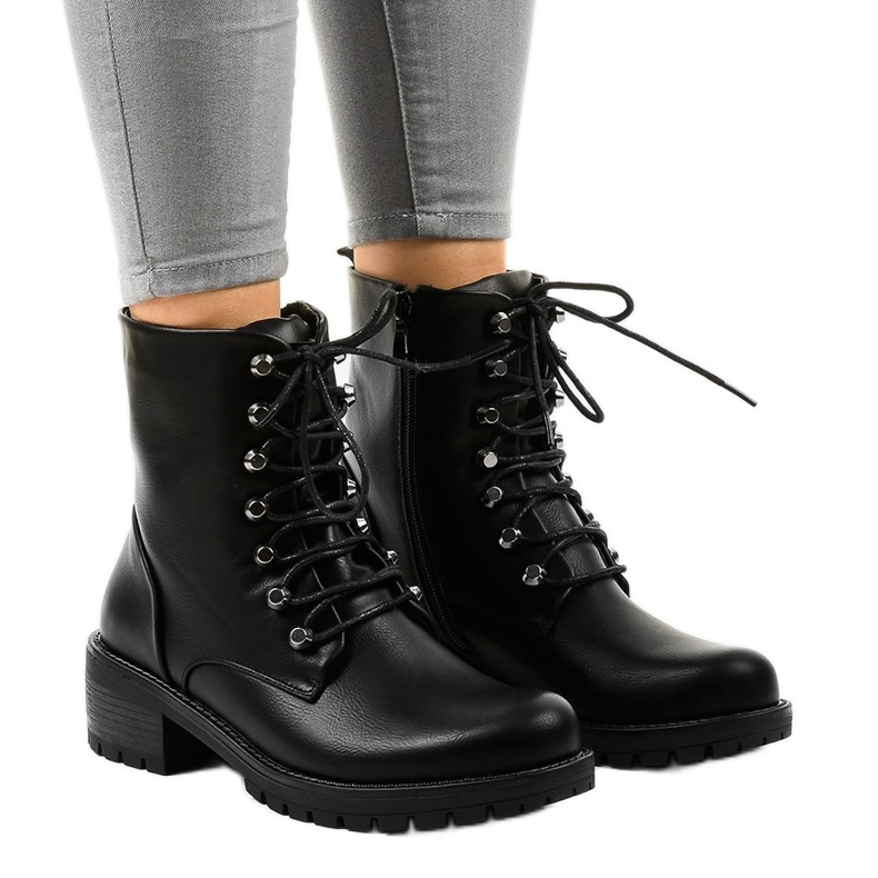 Botas militares negras aisladas K-9922 negro Botas militares negras aisladas K-9922 negro
