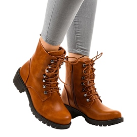 Botas militares marrones aisladas K-9922 marrón Botas militares marrones aisladas K-9922 marrón