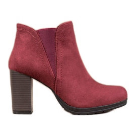 SHELOVET Botas sin cordones en un poste rojo