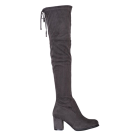J. Star Botas sin cordones en una publicación gris J. Star Botas sin cordones en una publicación gris