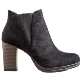 SHELOVET Botas sin cordones en un poste negro