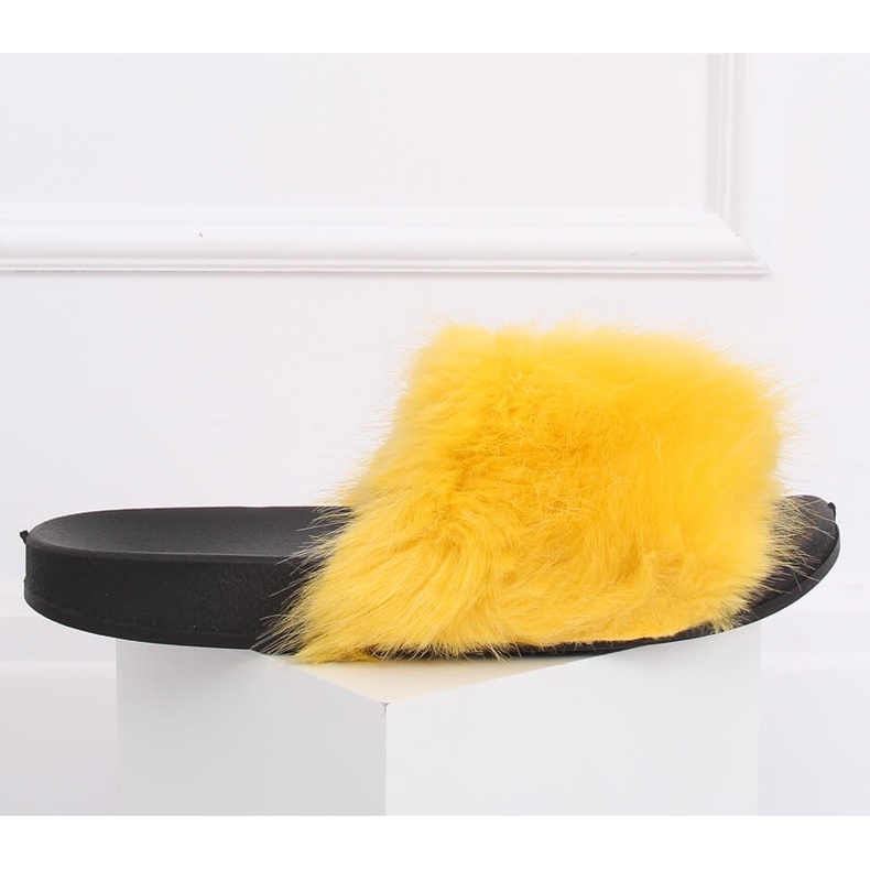 Chanclas amarillas con pelo CK107P Amarillo