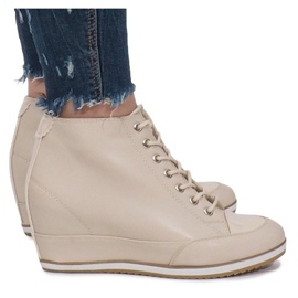 Deportivas de cuña beige con cremallera capuchina